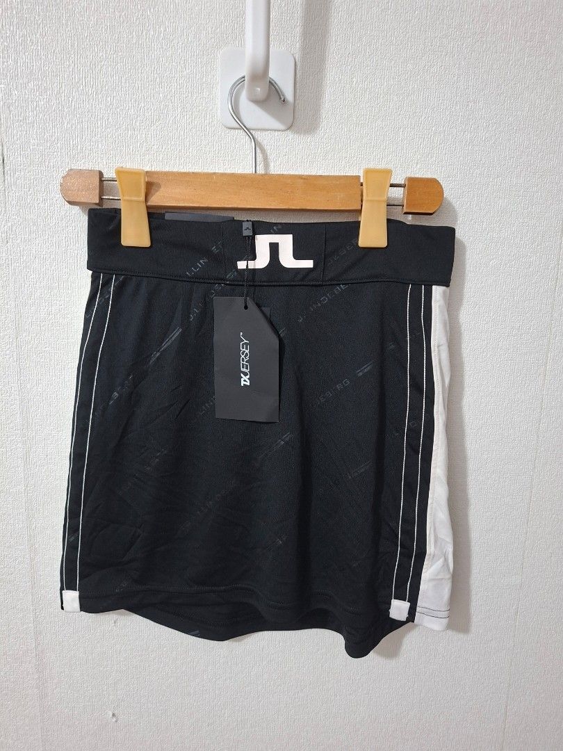 J linderberg tx jersey skirts (Category: Skirts) located in Cavite. Submitted by labbudds20 (Listing ID 1467008814, Image 1). Description: Ptpa for sale JL tx jersey skirt Size xs Waistline 28 to 30 Length 14 inches Brandnew deadstock See pictures for details 1999 +sf Thanks admin.