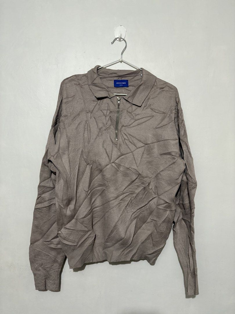 JACK & JONES Quarter Zip Polo Sweater (Category: Coats, Jackets and Outerwear) located in Echague. Submitted by love.periii (Listing ID 1467109491, Image 3). Description: 𝐀𝐕𝐀𝐈𝐋𝐀𝐁𝐋𝐄 | Send your offer if interested. Please don’t ask obvious or clearly indicated questions—it will not be entertained. ❌ NO LOWBALLERS ❌ fits medium-large NO ISSUE payment: gcash shipping via j&t.