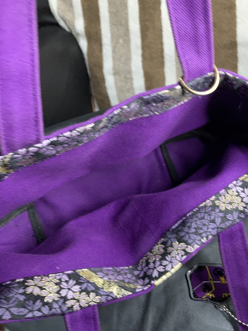 Japan bnew small handbag (Category: Tote Bags) located in Cabanatuan. Submitted by mjluxxejapan (Listing ID 1467123567, Image 3). Description: Fixed price makapal matibay bnew cond approx 13”x7” mganda quality .