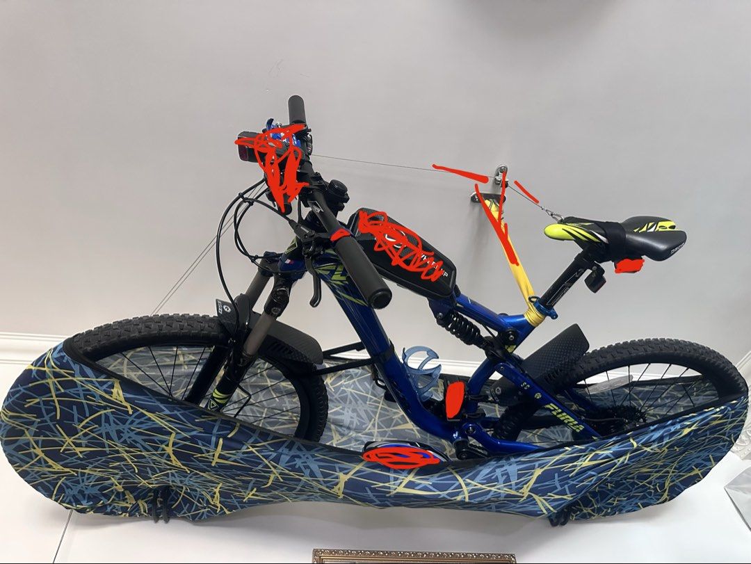 JAVA 27.5吋 9速 軟尾山地車 （分類：單車）位於 Hong Kong。 由 eddie9973 提交（商品編號 1466995086，圖片 1）。簡介： JAVA山地自行車，27.5吋，藍色9速。有避震，連車袋同埋配件，平時泊喺室內。啱晒鍾意踩山地車或者郊外遊嘅朋友。有興趣可以問下細節，九龍區交收。。