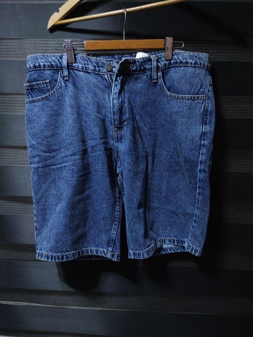Jhorts Threads Blue Denim Shorts (Category: Shorts) located in Pasig City. Submitted by abogadosupremo (Listing ID 1467129917, Image 1). Description: - Classic blue denim Jorts - Mid-thigh length - Standard five-pocket design - Button and zip closure - Comfortable fit - Ideal for casual wear - Easy to pair with t-shirts or polos - THIS IS LEGIT AND ORIGINAL SIZE : L THANK YOU SO MUCH. 🫶😊💯 GOD BLESS 🙏.