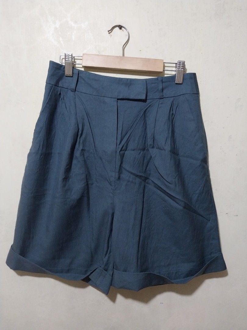 Jil Sander blue Grey Wool Shorts (Category: Shorts) located in Manila. Submitted by PrinceDani.Clothing (Listing ID 1467132742, Image 2). Description: jil sander blue gray wool shorts Size 27in waist 19in length excellent condition .