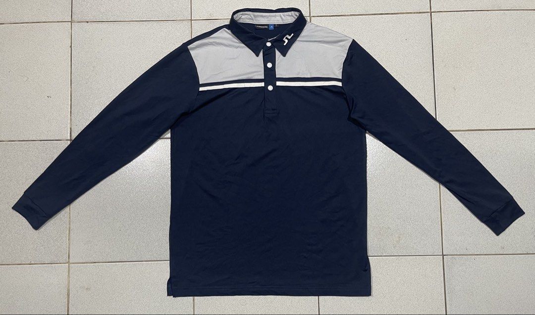 j.lindeberg Long Sleeve (Category: Activewear) located in Mandaue City. Submitted by MJ_80 (Listing ID 1467105828, Image 1). Description: J. Lindeberg With Snap Buttons Long Sleeve Spandex Small Dimes : 19 X 26.5 See photis for measurements Price : 1,450.