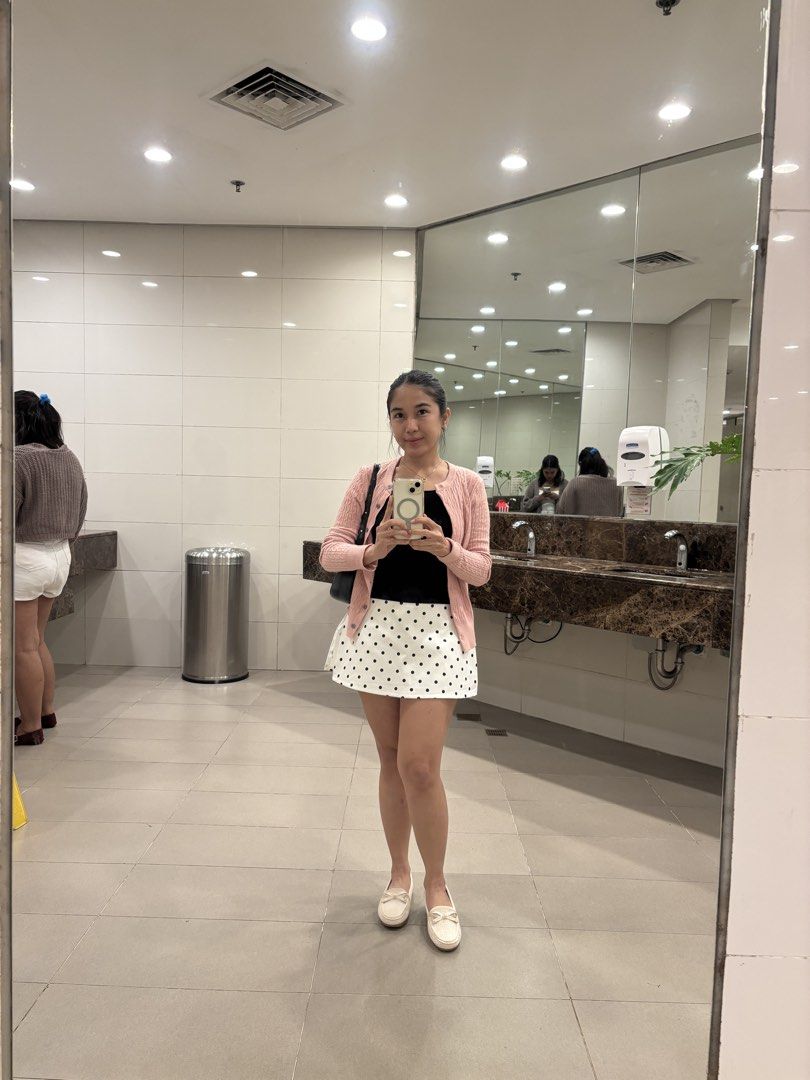 JNN pink cable knit cardigan (Category: Coats, Jackets and Outerwear) located in Bacoor. Submitted by tummybeautyph (Listing ID 1467045607, Image 1). Description: - Color: Pink - Design: cable knit design - Condition: Worn twice, very good shape and condition, no signs of over usage - Styling: Versatile, easy to pair with skirts or casual pants - Zoom the photo to see how good the quality is.