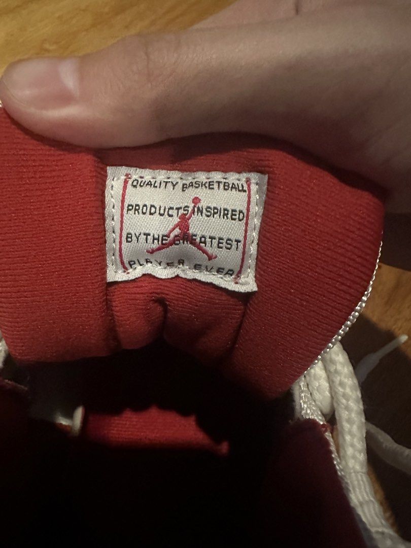 Jordan 11 for sale (Category: Casual Shoes) located in Manila. Submitted by enriquemunoz (Listing ID 1467057323, Image 3). Description: you can negotiate the sole is yellowing but other than that theres no issue theres also a small black paint on it .