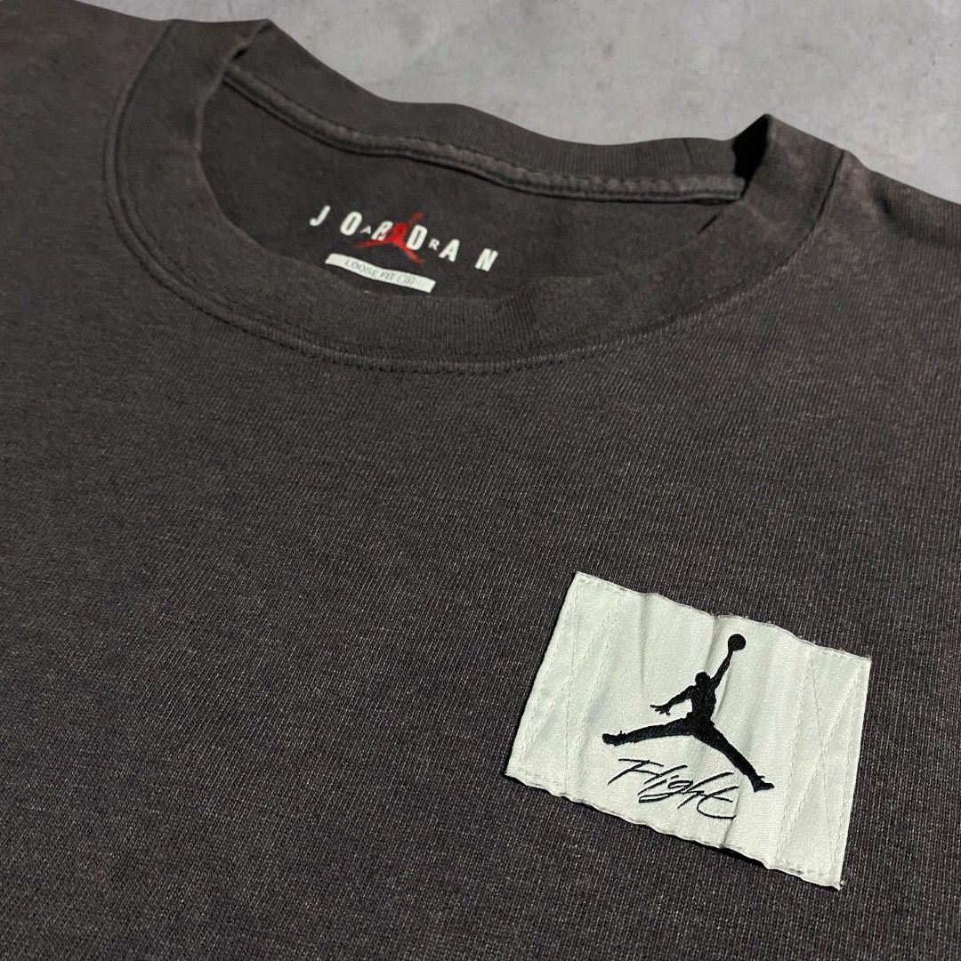 Jordan Flight Patch Tee Dark Grey (Category: Tshirts & Polo Shirts ) located in Caloocan City. Submitted by livedragon_c25d3f (Listing ID 1467040749, Image 3). Description: - Authentic Jordan t-shirt in dark grey with a trendy washed look - Comfortable loose fit cut for everyday wear - Classic stitched Jumpman Flight logo patch on the chest - Durable heavy cotton fabric with a ribbed crew neckline - Tagless interior neck print with Jordan brandin