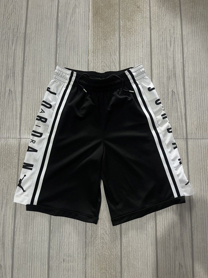 Jordan Script Jersey Short Size Medium (Category: Shorts) located in Paranaque City. Submitted by commonfind.ph (Listing ID 1467057820, Image 2). Description: Jordan Script Jersey Short Authentic Size Medium 30-34 waist 19.5 length No issue Excellent to new conditions 1200+sf laspinas location.