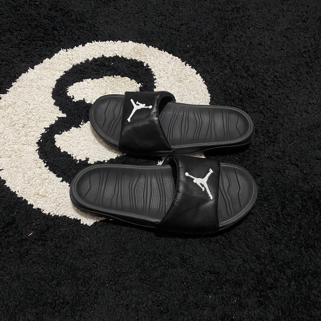 Jordan Slides (Category: Slippers & Slides) located in Danao, Cebu. Submitted by sneaks_cebu (Listing ID 1467153430, Image 1). Description: Jordan Slides Size 9us 27cm -scratch Php 850 .