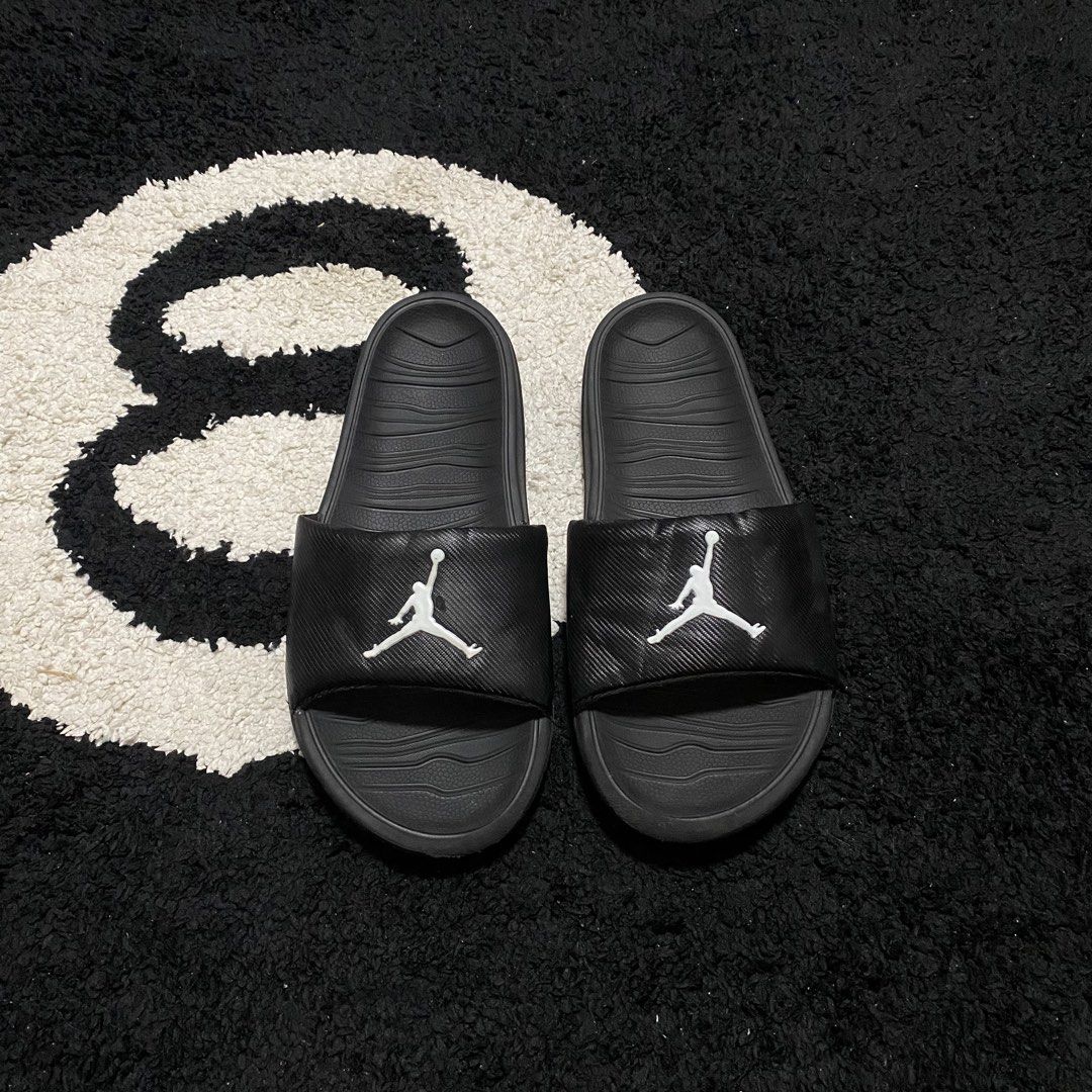 Jordan Slides (Category: Slippers & Slides) located in Danao, Cebu. Submitted by sneaks_cebu (Listing ID 1467153430, Image 2). Description: Jordan Slides Size 9us 27cm -scratch Php 850 .