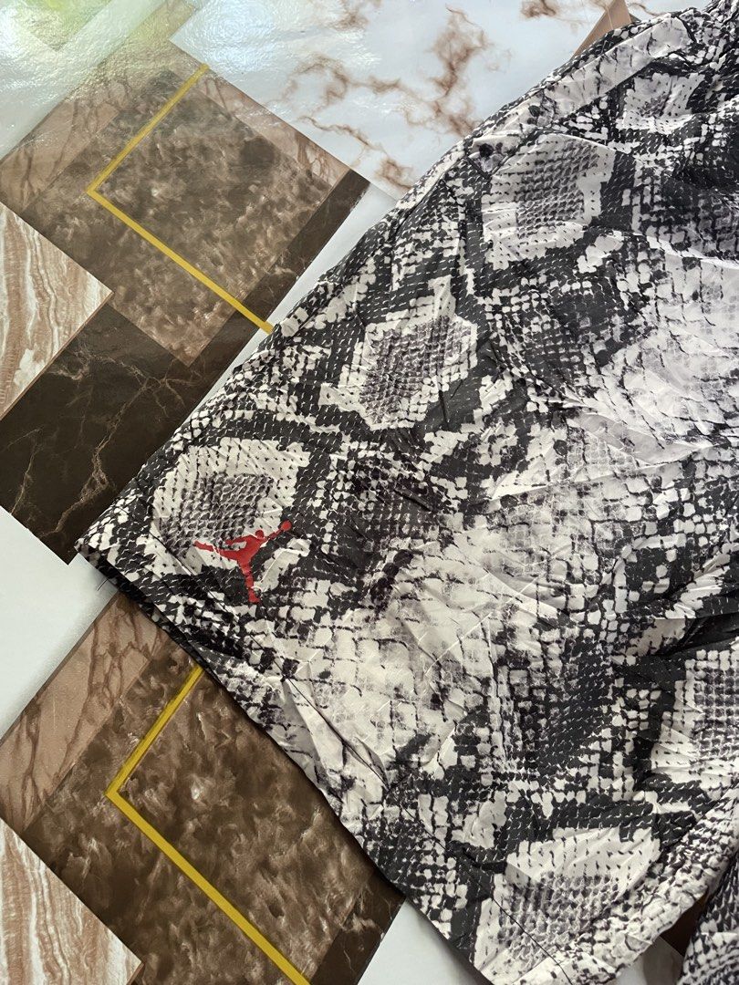 JORDAN SNAKESKIN (Category: Shorts) located in Quezon. Submitted by thriftedbyandie (Listing ID 1467035105, Image 2). Description: 550 PLUS SF CAN SHIP (MONDAY TO TUESDAY ) .