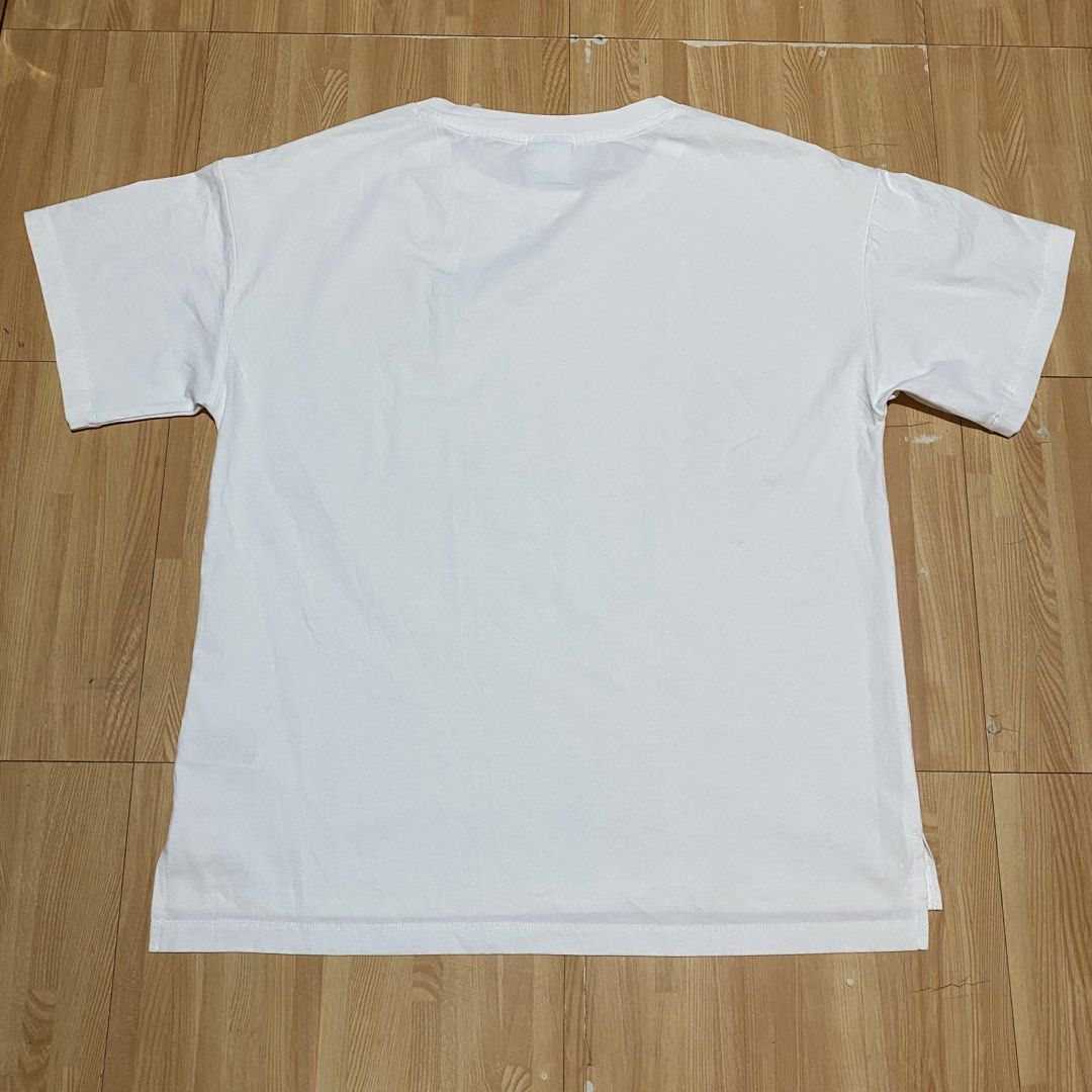 Juicy Couture Tee (Category: Activewear) located in Manila. Submitted by killthismane (Listing ID 1467097031, Image 2). Description: Juicy Couture short-sleeve T-shirt featuring a silver glitter or jeweled-effect spell-out logo across the chest. Size M (20/25).