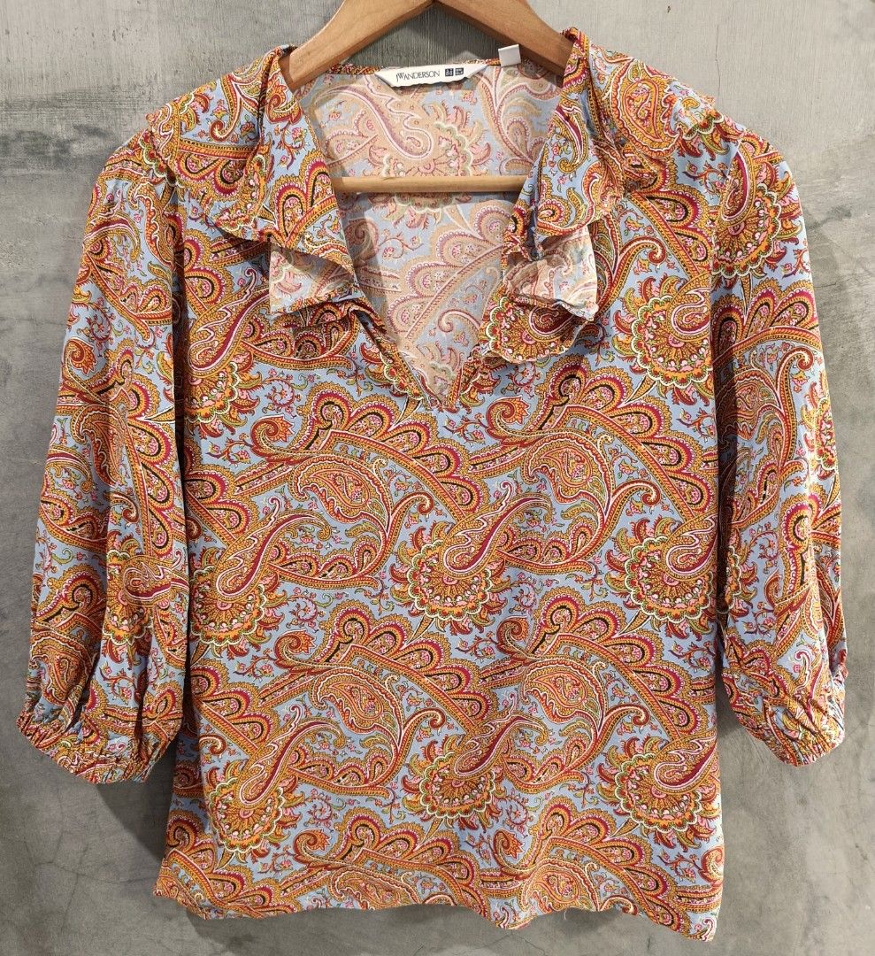 J.W. Anderson x UNIQLO Batik Pattern Blouse (Category: Blouses) located in Bacoor. Submitted by nineties_kid (Listing ID 1467067524, Image 2). Description: >===> J.W. Anderson x UNIQLO Batik Pattern Blouse Size: Small Shoulder width: 16 inches Sleeve length: 15 inches Shirt width: 19 inches Shirt length: 22.5 inches _________________________ -Modes Of Delivery: J&T/Lalamove/ LBC (Cash on Pick-up/COD) -Meet-up (Bacoor Cavite Area/Mandaluyong-Shaw,