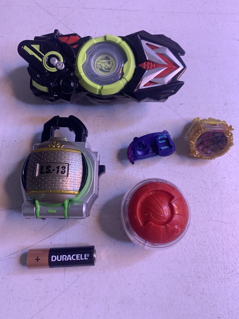 Kamen Rider / Sentai / DX - Mix (Category: Action & Battle Toys) located in Carmona. Submitted by bihira (Listing ID 1467036822, Image 1). Description: Kamen Rider / Sentai / DX - Mix - WYSIWYG - Assorted Mix.