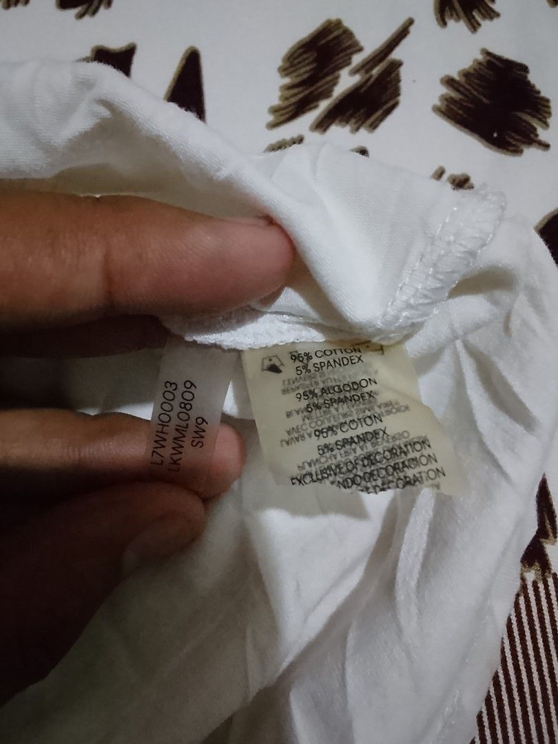 Karl Lagerfeld (Category: Tshirts & Polo Shirts ) located in Ligao. Submitted by ulapipot (Listing ID 1467055369, Image 3). Description: med to large Very Good Condition 9.5/10 Color Rate No Issue.