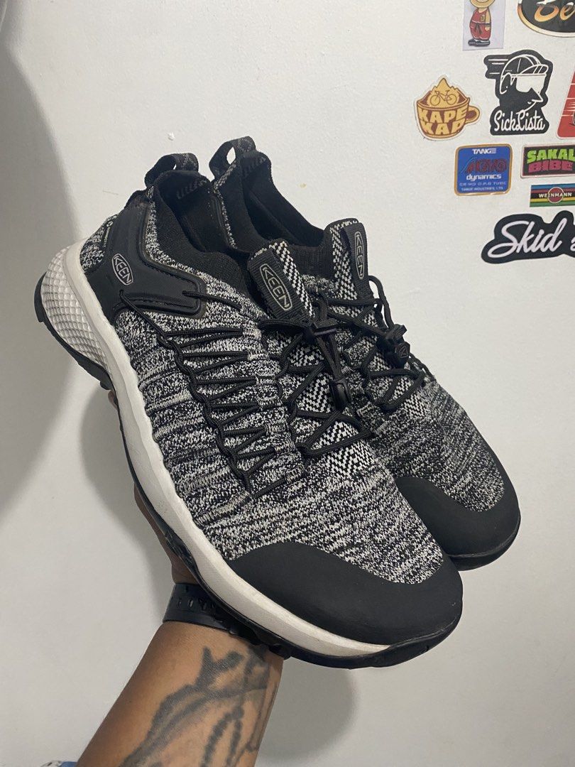 Keen explore uneek (Category: Sneakers) located in Taguig. Submitted by gerard02700 (Listing ID 1467042540, Image 1). Description: For sale Keen Explore Uneek size 7.5 mens 26cm 1,500 pesos taguig location.