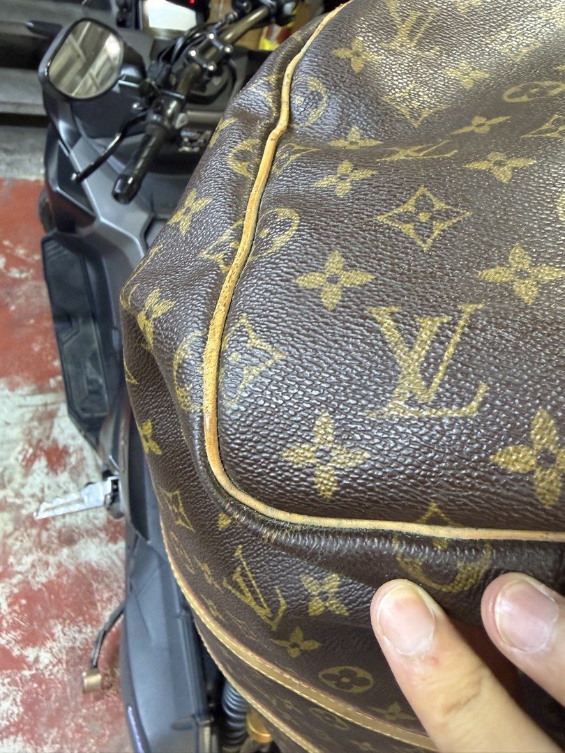 Keepall 50 (Authentic) (Category: Luxury Bags & Wallets) located in Baguio. Submitted by picksby_mik (Listing ID 1467061436, Image 2). Description: Complete details will be sent upon req rank ab .