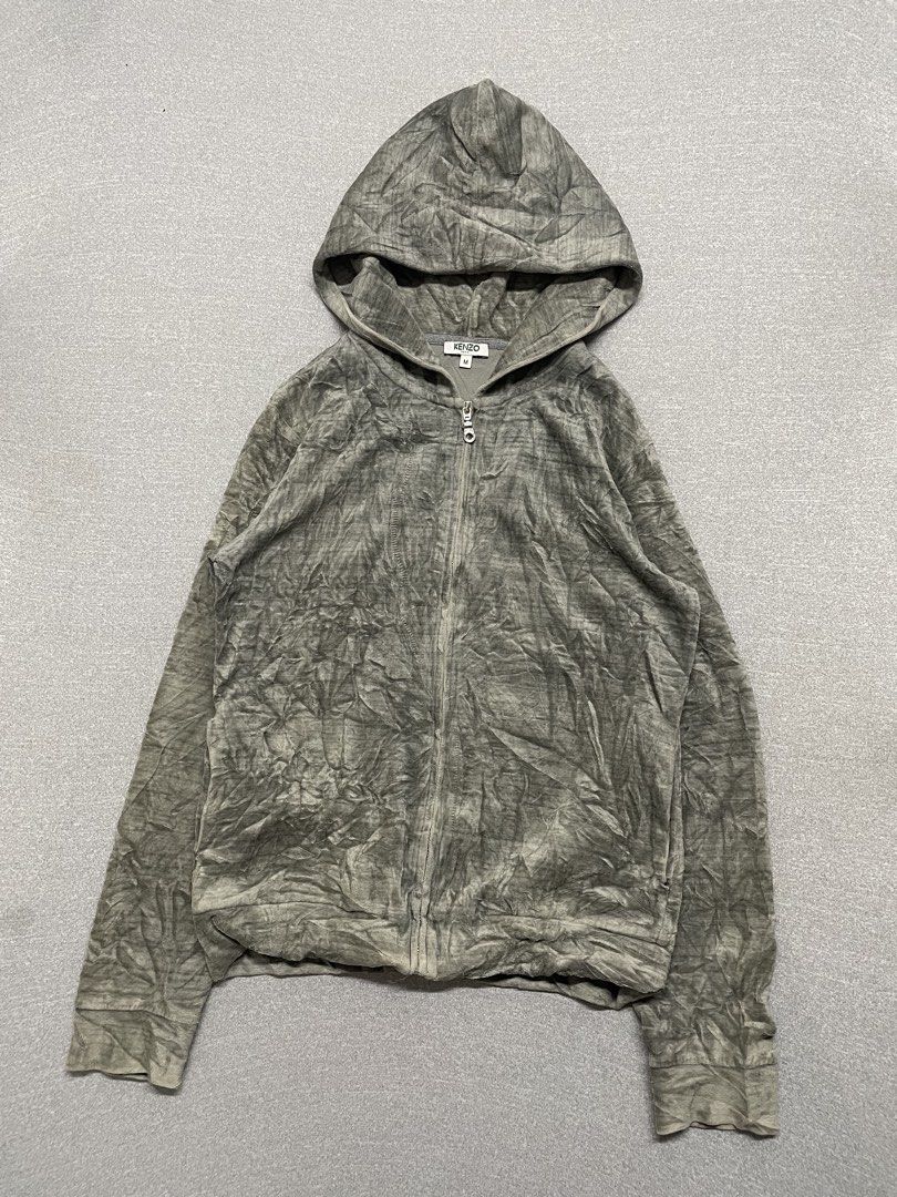Kenzo Zip Up Hoodie (Category: Coats, Jackets and Outerwear) located in Taguig. Submitted by zavelle.824 (Listing ID 1467108606, Image 2). Description: Medium Excellent.