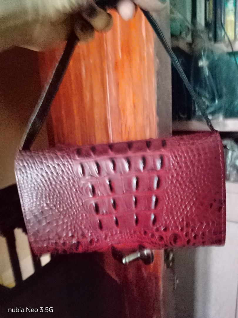 Kili wallet (Category: Luxury Bags & Wallets) located in Trece Martires City. Submitted by sulit_buys (Listing ID 1467057071, Image 2). Description: Like brand new .