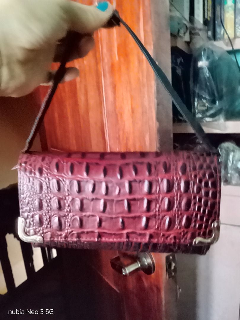 Kili wallet (Category: Luxury Bags & Wallets) located in Trece Martires City. Submitted by sulit_buys (Listing ID 1467057071, Image 1). Description: Like brand new .