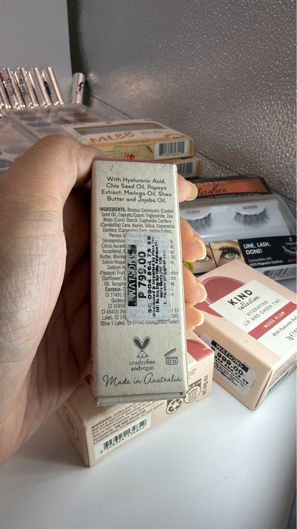 Kind Collective Hydrating Lipsticks (Category: Makeup) located in Bulacan. Submitted by karisma_noverra (Listing ID 1464446974, Image 3). Description: Per piece Stain on the box.