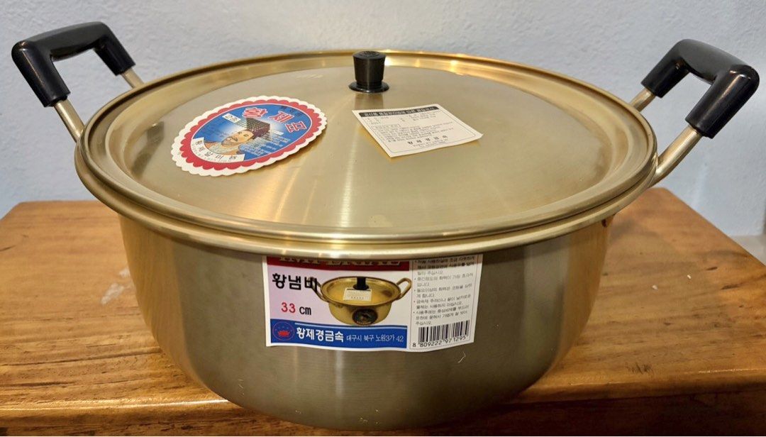 Korean Pot with Lid 33cm (Category: Cookware & Accessories) located in Quezon City. Submitted by gchua888 (Listing ID 1467052026, Image 1). Description: Korean Pot with Lid 33cm Location: QC RFS: Decluttering Mode of payment: Gcash or BDO only No meetups. No bogus buyers and joy reservers. No cancellation of confirmed orders. No return, no exchange. .