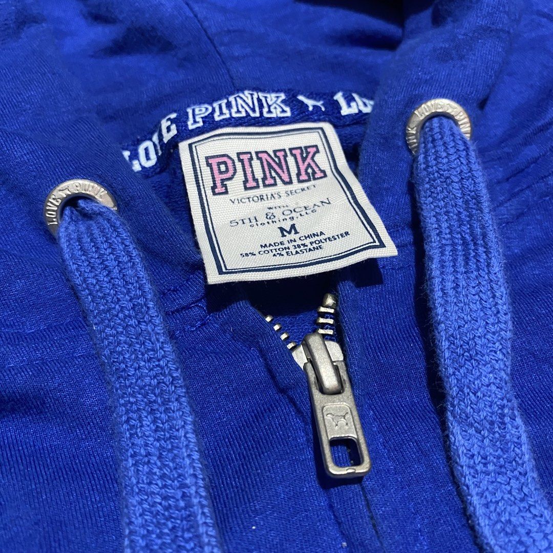 LA DODGERS CROP HOOD BY PINK (Category: Coats, Jackets and Outerwear) located in Manila. Submitted by killthismane (Listing ID 1467095603, Image 3). Description: Victoria’s Secret PINK x MLB Los Angeles Dodgers zip-up hoodie featuring “LOVE PINK” and the Dodgers “LA” logo on the chest with backhit. SIZE M (18/20).