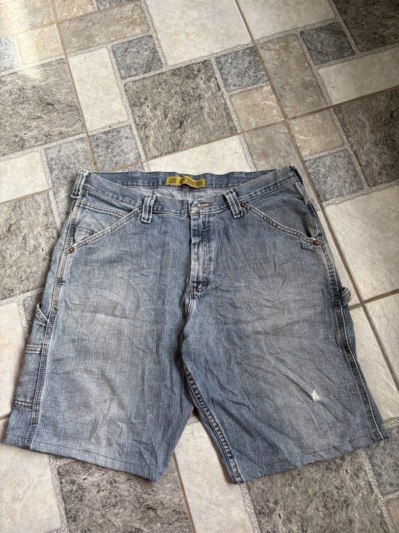 Lee Carpenter Denim Shorts (Category: Shorts) located in Manila. Submitted by nofits.garments (Listing ID 1467091780, Image 2). Description: Lee Carpenter Denim Jorts Waist 34-36 Length 21 Leg opening 10.5 In pristine conditon No issue.