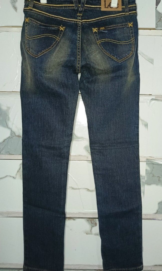 LEE DENIM PANTS WOMEN 30 (Category: Jeans) located in Quezon City. Submitted by ahyaladyblue (Listing ID 1467033586, Image 2). Description: .