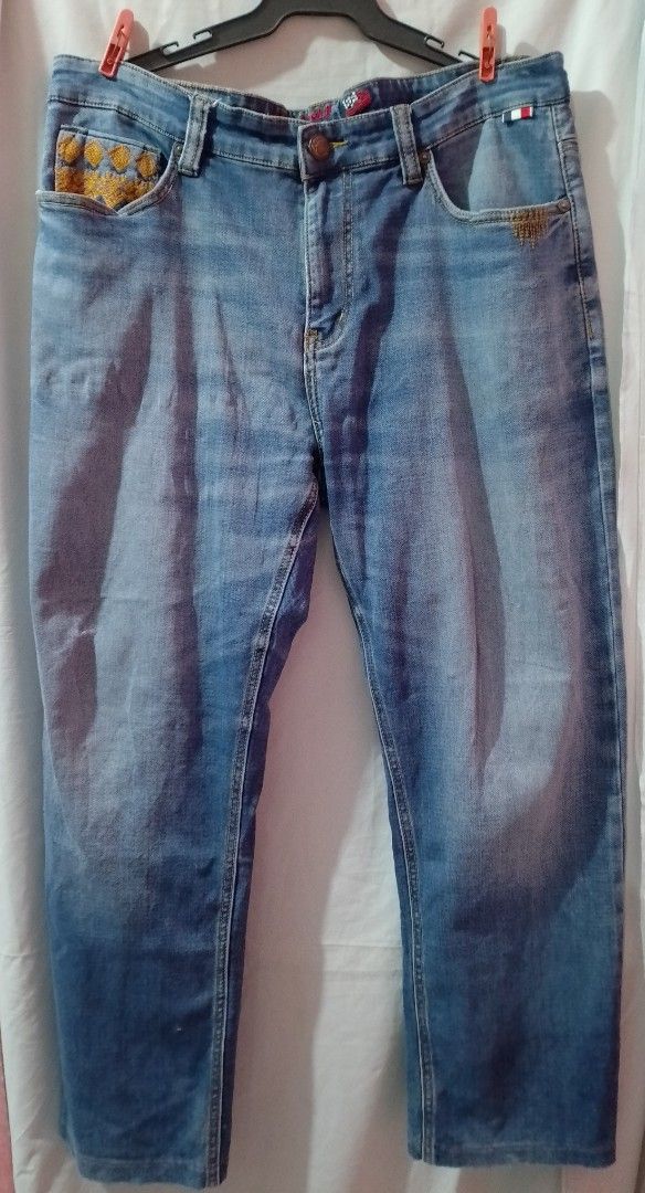 Lee Straight Cut Denim Jeans (Category: Jeans) located in Manila. Submitted by nievesolanna (Listing ID 1467040658, Image 1). Description: waist: 38 inches length: 38 inches 400 PESOS LOC: SAMPALOC, MANILA.