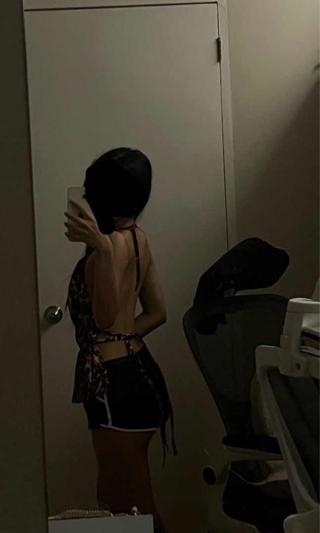 Leopard Print Backless Top (Category: Sleeveless) located in Lapu Lapu. Submitted by whoismaureen (Listing ID 1466979092, Image 2). Description: .