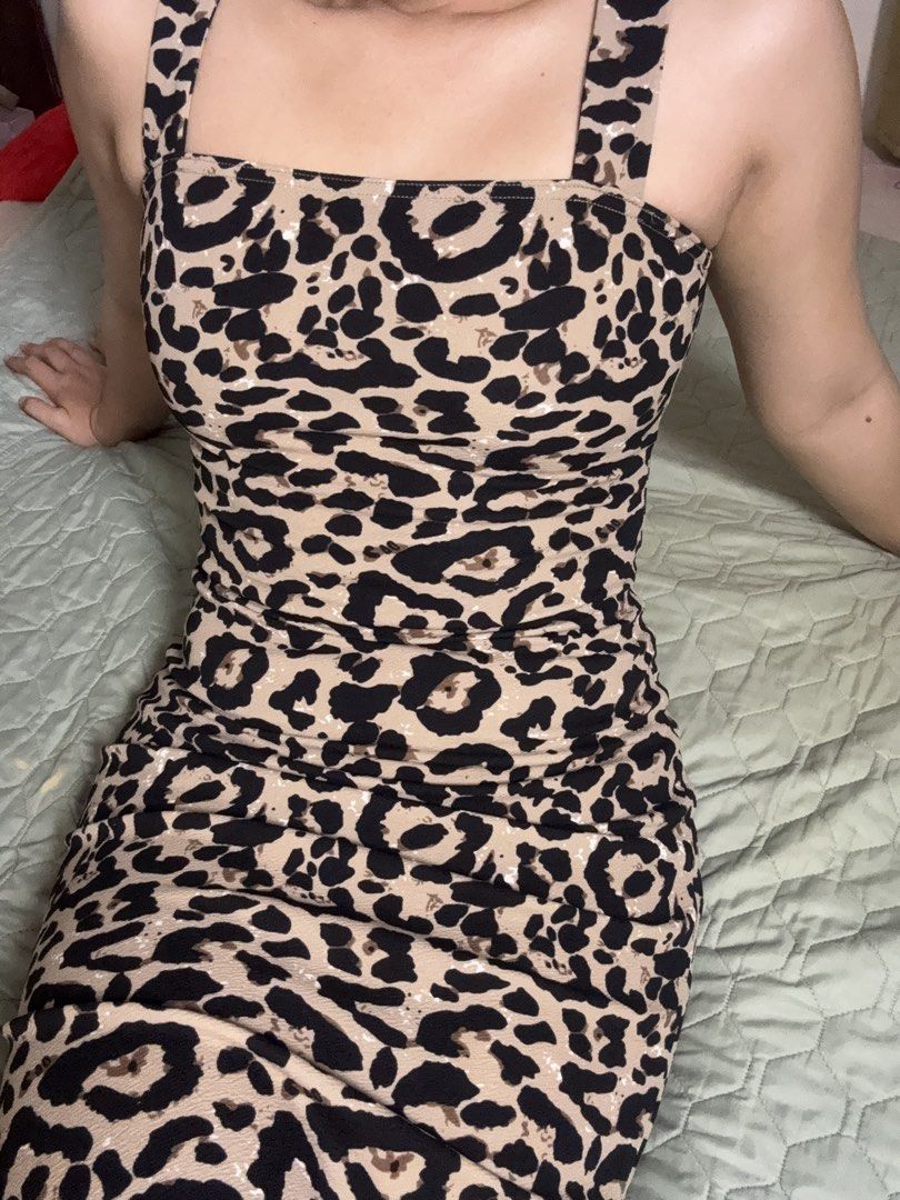 Leopard Print Sleeveless Maxi Dress (Category: Dresses) located in Paranaque City. Submitted by delexxzah (Listing ID 1467045271, Image 2). Description: .