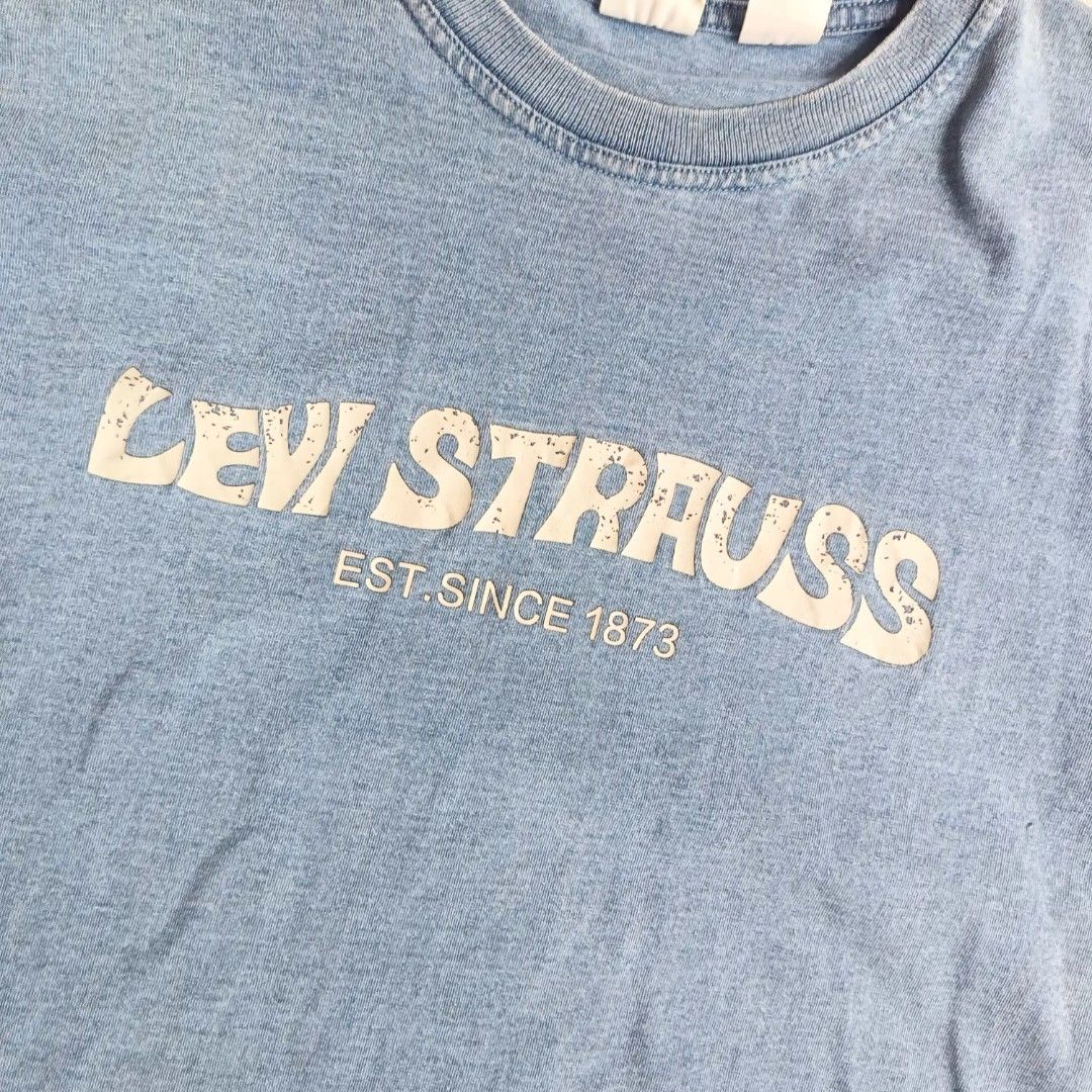 Levi's Acid Wash Shirt (Category: Tshirts & Polo Shirts ) located in Caloocan City. Submitted by jamesmiguelgggg (Listing ID 1467020879, Image 3). Description: Levi's Acid Wash Shirt Size Medium on tag Dimensions: Width: 21 inches Length: 28 inches Issue/s: none Condition: Excellent Mine: ₱490 + shipping fee GCash Payment only (PAYMENT FIRST) Courier: J&T or Lalamove Color may vary due to lighting..