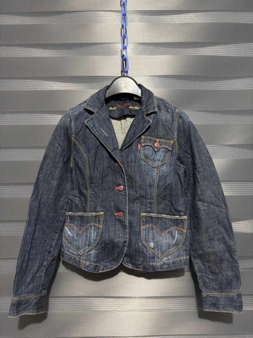 Levis Denim Blazer (Category: Coats, Jackets and Outerwear) located in Calumpit. Submitted by Essentiality (Listing ID 1467018921, Image 1). Description: Levis Jacket Women L on tag 18x23 ₱1,500.