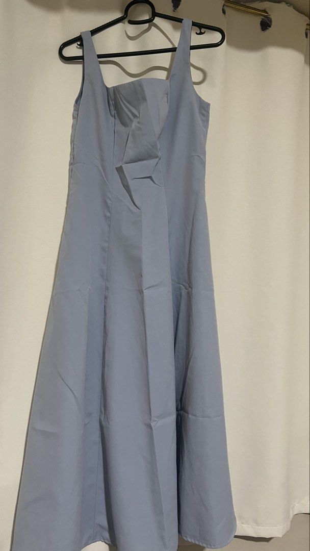 Light blue midi dress square neckline (Category: Dresses) located in Taguig. Submitted by xkmanzano078817 (Listing ID 1467096055, Image 3). Description: - Color: Light blue - Style: Midi length A-line dress with a square neckline and thick straps - Fit: Fitted bodice that flares out at the skirt - Condition: Worn twice, zero flaws, freshly cleaned - Fabric: Smooth finish - Perfect for events and special occasions Seller’s Profile Height: 5’1” Wei