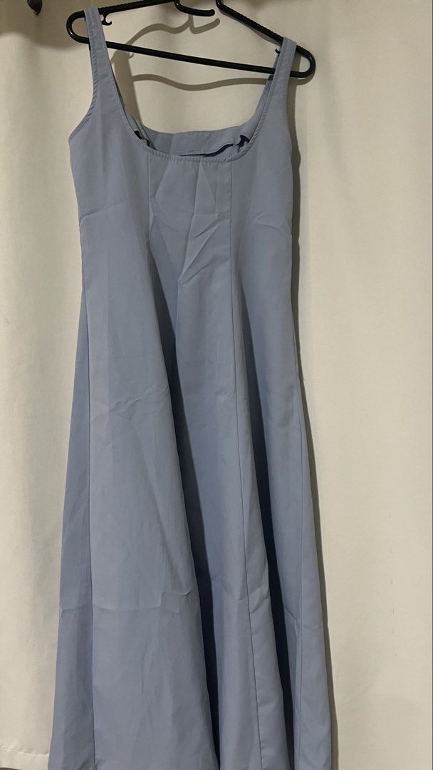 Light blue midi dress square neckline (Category: Dresses) located in Taguig. Submitted by xkmanzano078817 (Listing ID 1467096055, Image 2). Description: - Color: Light blue - Style: Midi length A-line dress with a square neckline and thick straps - Fit: Fitted bodice that flares out at the skirt - Condition: Worn twice, zero flaws, freshly cleaned - Fabric: Smooth finish - Perfect for events and special occasions Seller’s Profile Height: 5’1” Wei