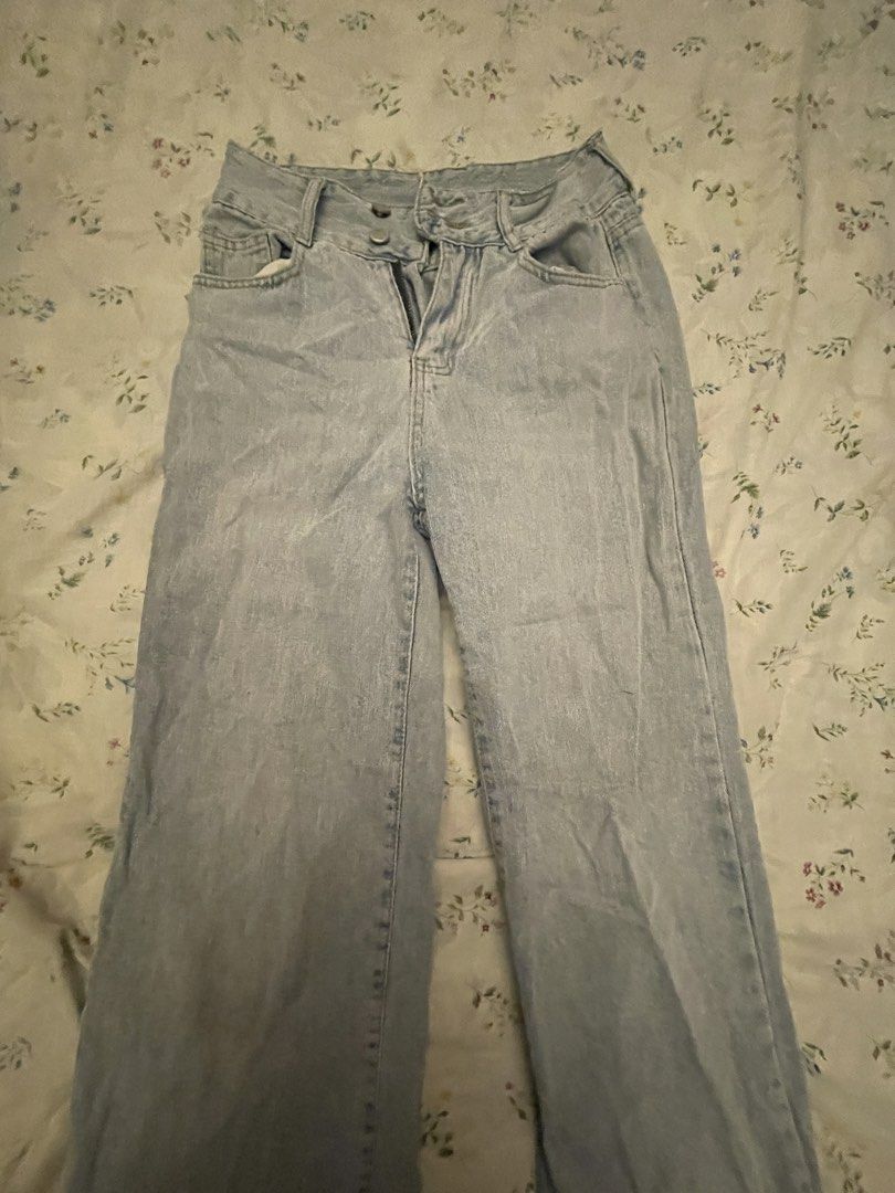 Light Denim Jeans (Category: Jeans) located in Marikina City. Submitted by prelovedbyshams.sy (Listing ID 1467092805, Image 1). Description: .