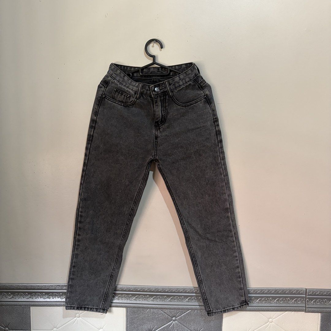 Light Wash Black Denim (Category: Jeans) located in Manila. Submitted by serra_shop (Listing ID 1467035471, Image 2). Description: Light Wash Black Denim Jeans Waist:26 inch Length: 96 cm Location: Pampanga Courier: J&T.