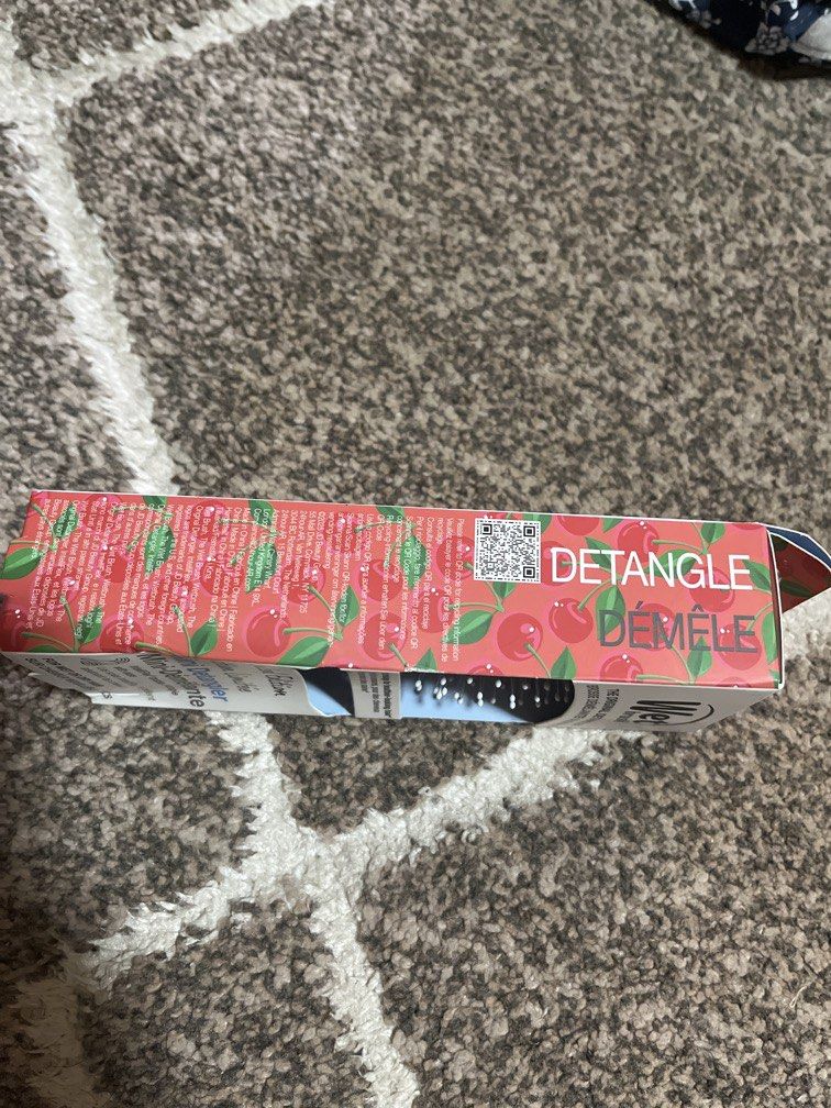Limited edition mini detangler wet brush (Category: Hair) located in Manila. Submitted by ty_imported_goods (Listing ID 1466987211, Image 2). Description: ❗️on sale❗️ Original from u.s Limited edition Detangler mini brush.