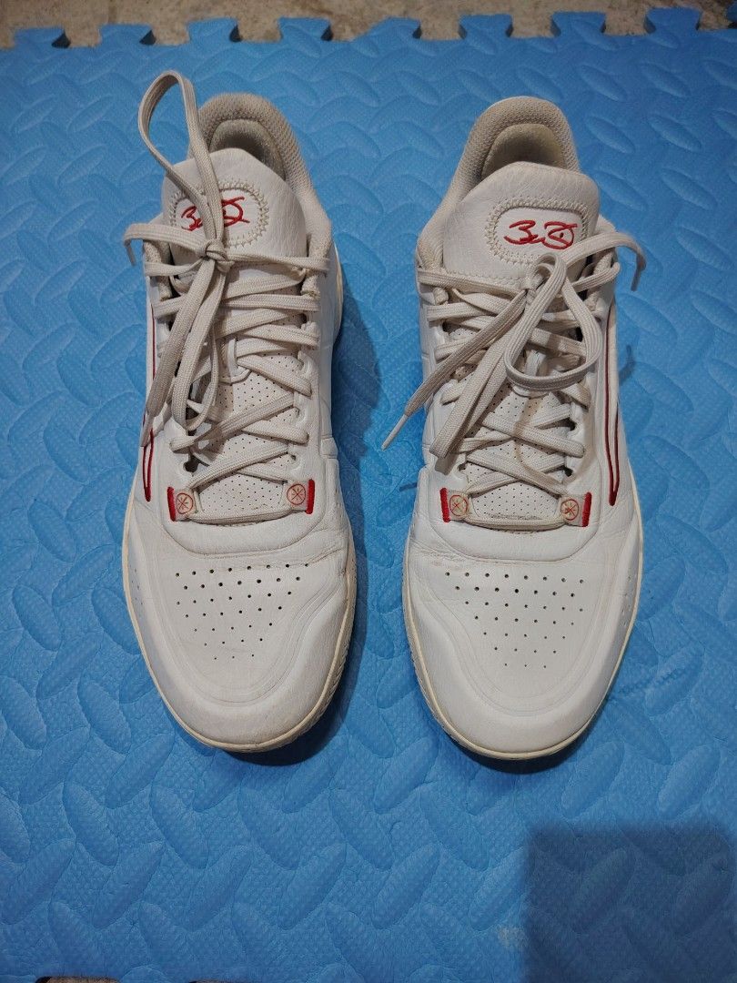 Li-Ning Wade Flash Fire Red Authentic (Category: Sneakers) located in Santa Cruz. Submitted by nazhslasher (Listing ID 1467037438, Image 1). Description: ✅No Issue ✅💯Authentic balik mo pag lokal ✅No Box📦 VIA JNT COURIER 1500+SF.