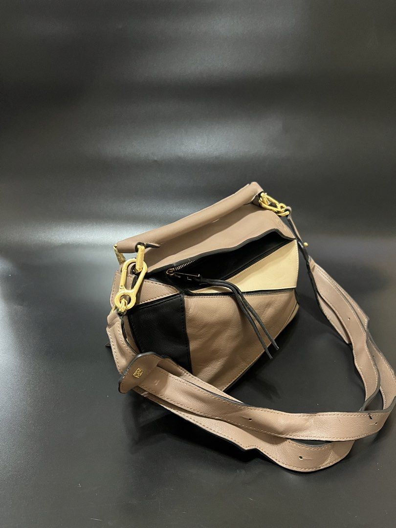 LOEWE Tricolor Puzzle Bag (Category: Luxury Bags & Wallets) located in Cebu City. Submitted by sexyclosetph2.0 (Listing ID 1466972695, Image 3). Description: In great condition Small size Tri color Gold hardwares All details posted .