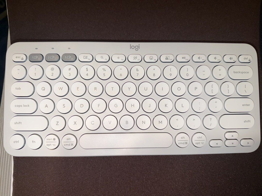Logitech K380 Bluetooth Wireless Keyboard Off-White (Category: Computer Keyboard) located in Santa Maria. Submitted by mectamayo21 (Listing ID 1467152007, Image 1). Description: - Model: Logitech Bluetooth Keyboard - Color: Aesthetic off-white with compact layout and stylish round keys - Multi-Device: Easy-switch buttons (1, 2, 3) to connect and switch between up to 3 devices seamlessly - Compatibility: Works great with Windows, Mac, iPad, iPhone