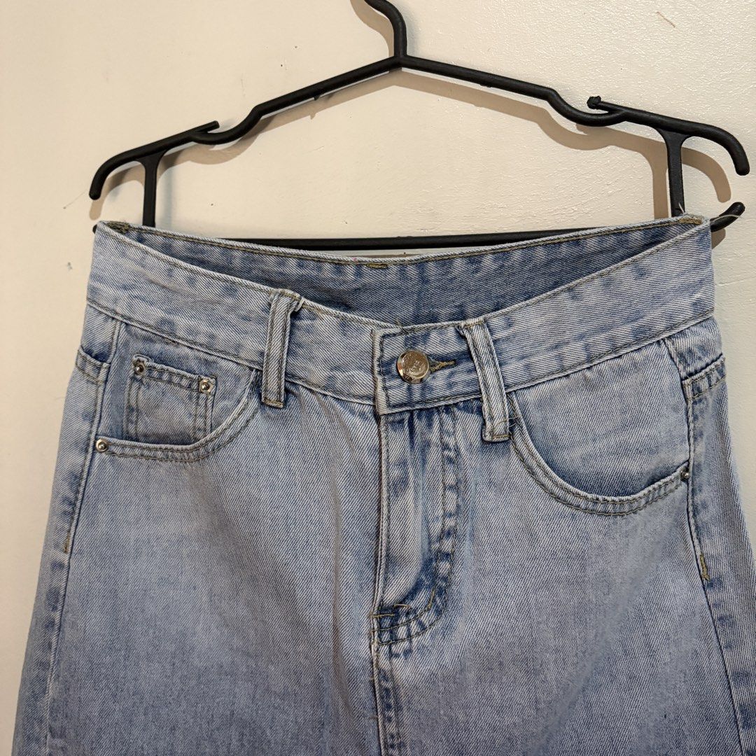 Long Denim Skirt with Side Slit (Category: Skirts) located in Manila. Submitted by serra_shop (Listing ID 1467032639, Image 3). Description: Long Denim Skirt with Side Slit Waist:26 inch Length: 81cm Location: Pampanga Courier: J&T .