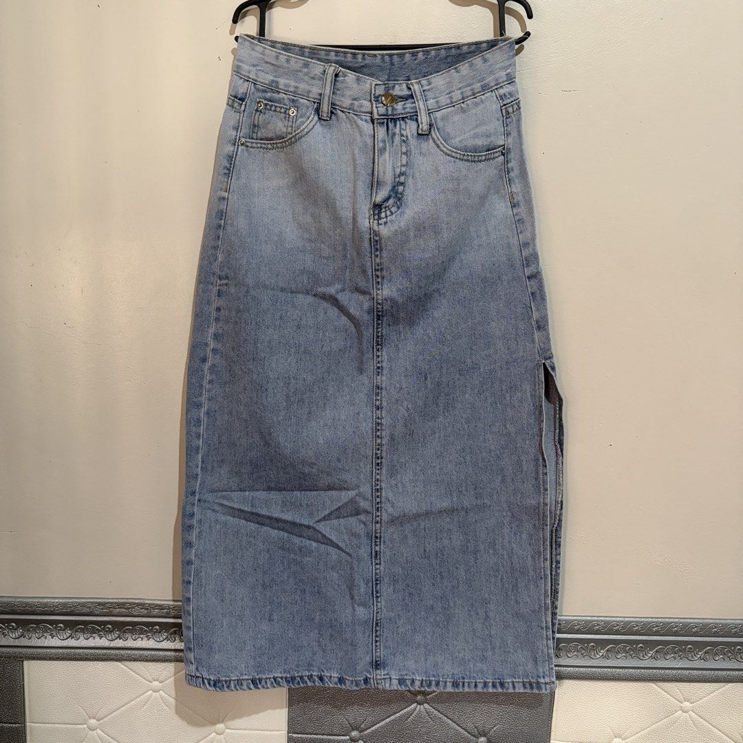 Long Denim Skirt with Side Slit (Category: Skirts) located in Manila. Submitted by serra_shop (Listing ID 1467032639, Image 2). Description: Long Denim Skirt with Side Slit Waist:26 inch Length: 81cm Location: Pampanga Courier: J&T .