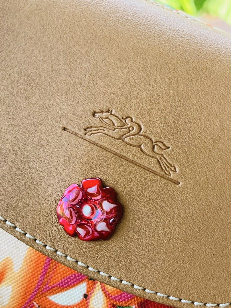 Longchamp (Category: Shoulder Bags) located in Oroquieta. Submitted by lucytalaboc (Listing ID 1467082959, Image 3). Description: medium with etikita .