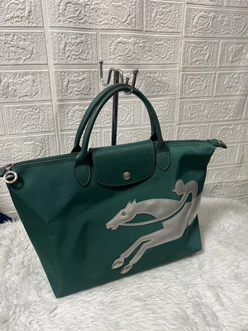 Longchamp Handbag (Category: Tote Bags) located in General Trias. Submitted by mybag2025 (Listing ID 1467084298, Image 2). Description: Large size No sling thats why mura .