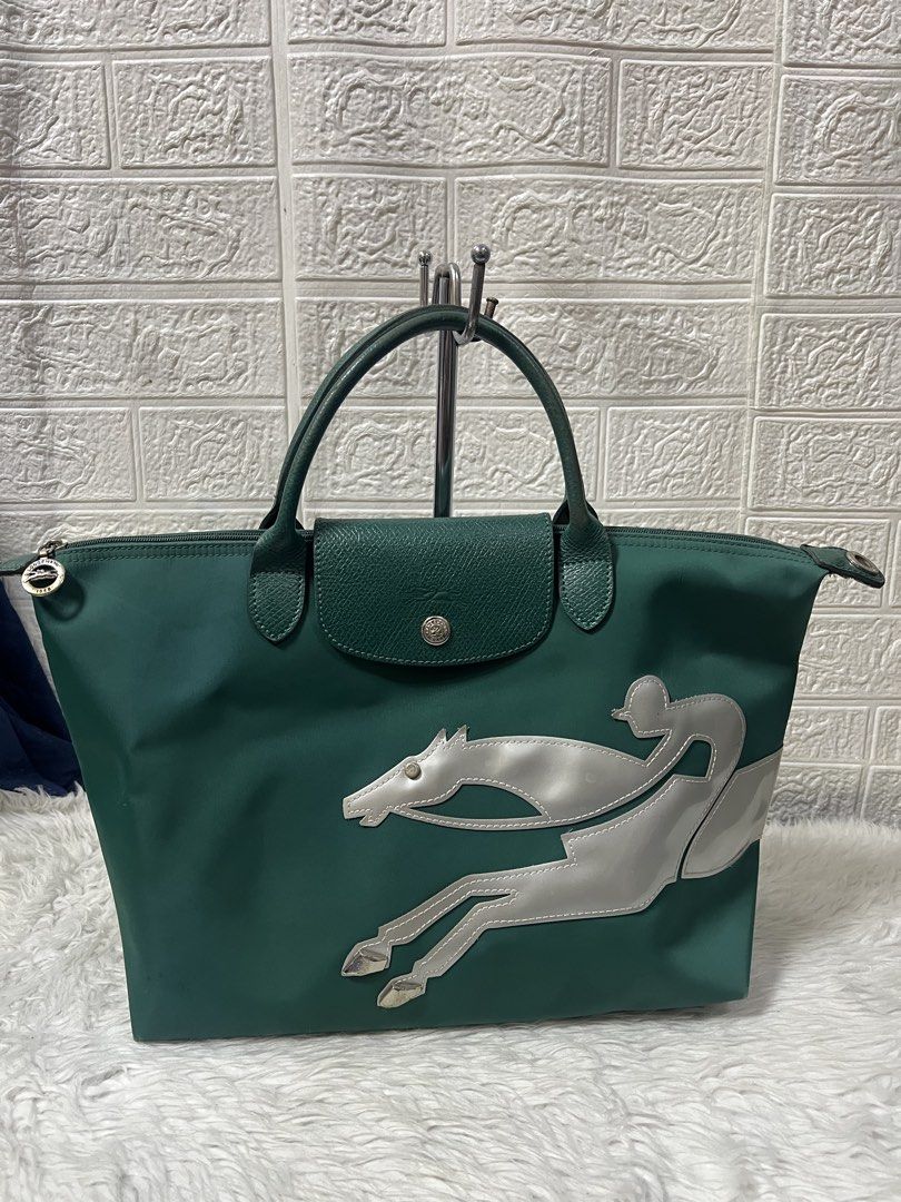 Longchamp Handbag (Category: Tote Bags) located in General Trias. Submitted by mybag2025 (Listing ID 1467084298, Image 1). Description: Large size No sling thats why mura .