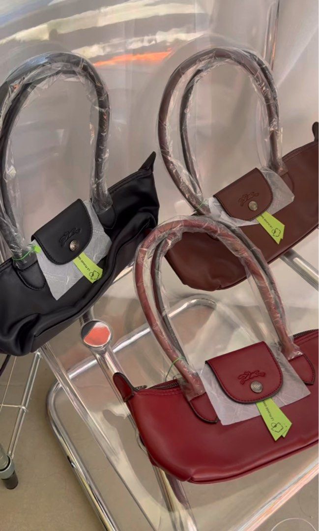 Longchamp Le Pliage (Category: Luxury Bags & Wallets) located in Manila. Submitted by mimi4373 (Listing ID 1467093072, Image 1). Description: - Auth Longchamp Le Pliage Small - Available in Black, White, Brown, Blue, Pink, and Grey - Complete with tags attached - very chic ✨.