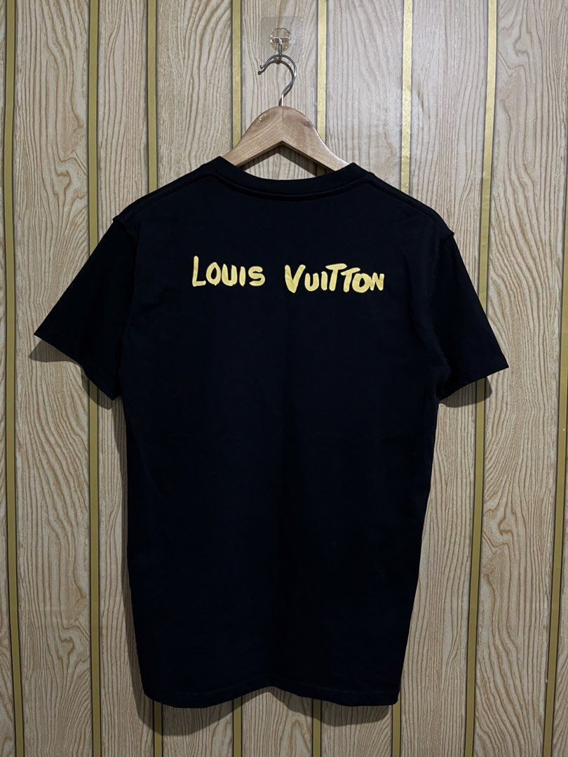LOUIS VUITTON (Category: Tshirts & Polo Shirts ) located in Bacolod City. Submitted by jem111111 (Listing ID 1467104795, Image 2). Description: EXCELLENT TO NEAR NEW CONDITION NO FLAWS/ISSUE COLOR RATE 9.8/10 SIZE SMALL ON TAG BEST FIT MEDIUM TO SEMI LARGE DIMES 19.5x27.