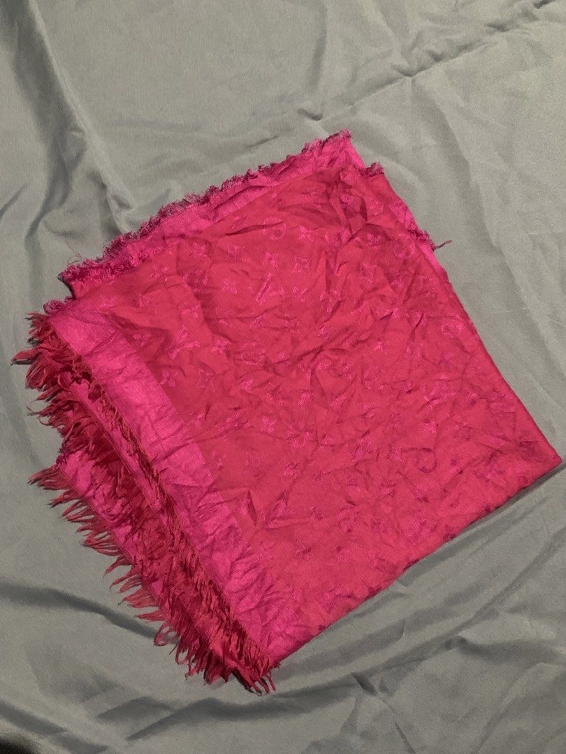 Louis Vuitton Monogram Pink Cashmere Wool Scarf (Category: Luxury Apparel) located in General Santos City (Dadiangas). Submitted by stockyards (Listing ID 1467122698, Image 1). Description: - Brand: Louis Vuitton - Color: Vibrant bright pink with classic monogram pattern - Material: Luxurious 65% cashmere, 35% wool blend - Details: Soft fringe edges on both ends - Care Instructions: Dry clean only (fabric tag attached) - Condition: Brand new, nea