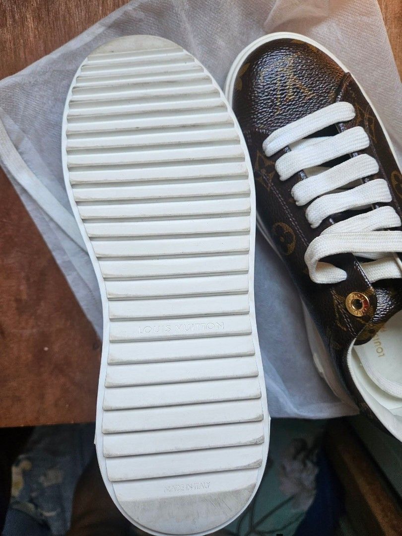 Luis Vuitton 2020 monogram Time out sneaker (Category: Shoe inserts & accessories) located in Catbalogan. Submitted by dmskie15 (Listing ID 1466998388, Image 3). Description: -size 36 -Louis Vuitton 2020 Monogram Time Out Sneaker Introduced as one of Louis Vuitton's core modern footwear offerings, the Time Out sneaker reimagines a classic low-top tennis silhouette through high-fashion luxury craftsmanship. The upper is constructed from the house'
